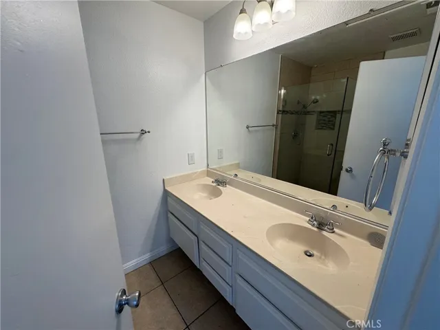 Bath 1 in Bedroom 1