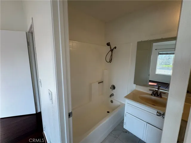 Bath 2 in Bedroom 2
