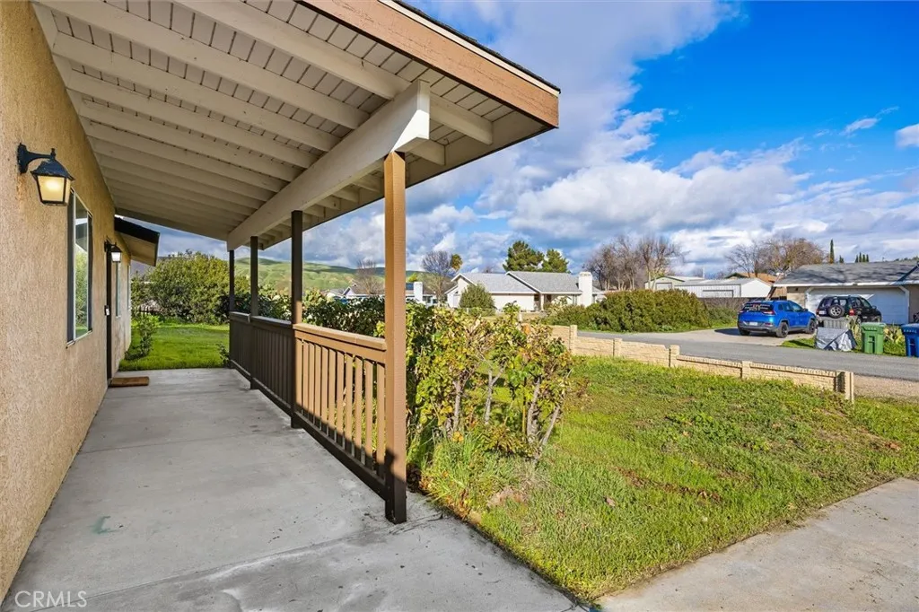 122 Mesa Grande Drive, Shandon, California 93461 home-pic-2