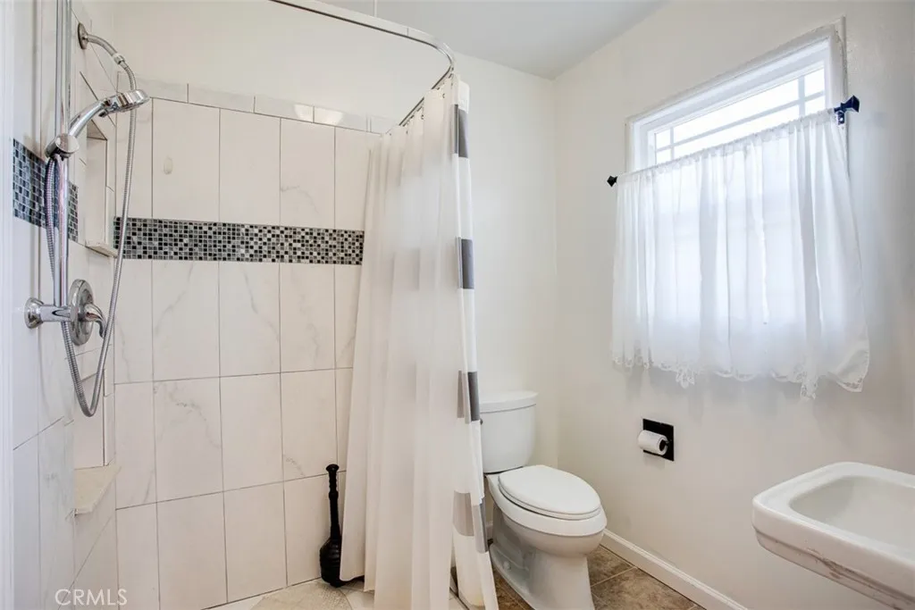128 W Ghent Street, Glendora, California 91740 home-pic-15