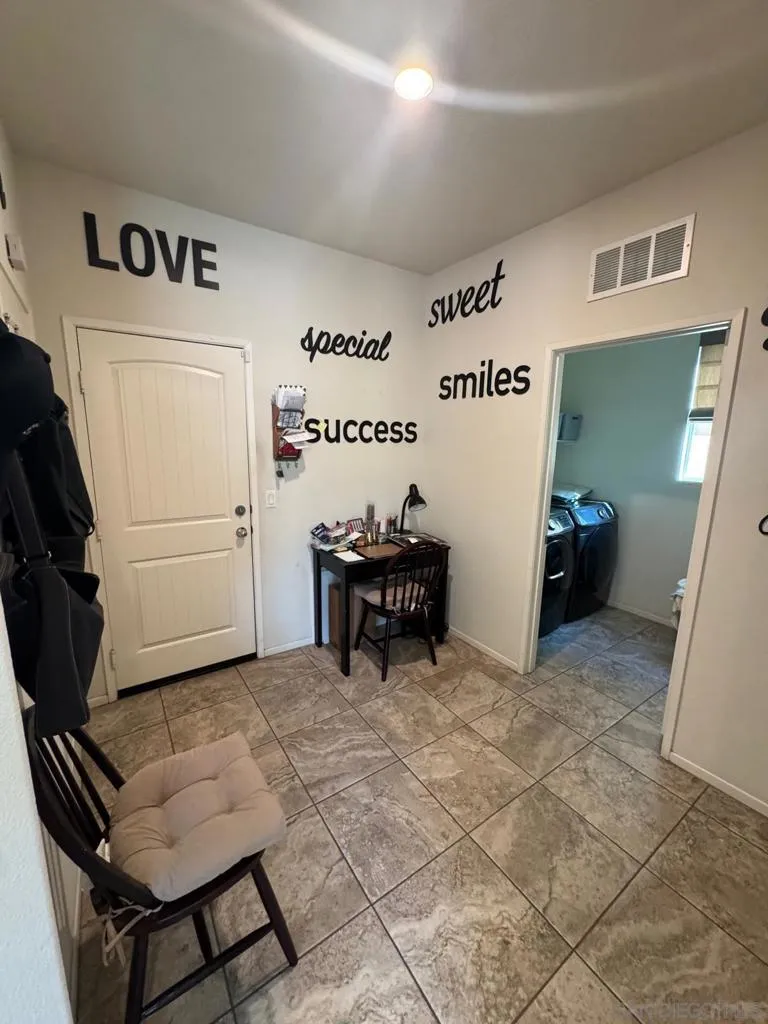 1173 Anza Ct, Perris, California 92571 home-pic-8