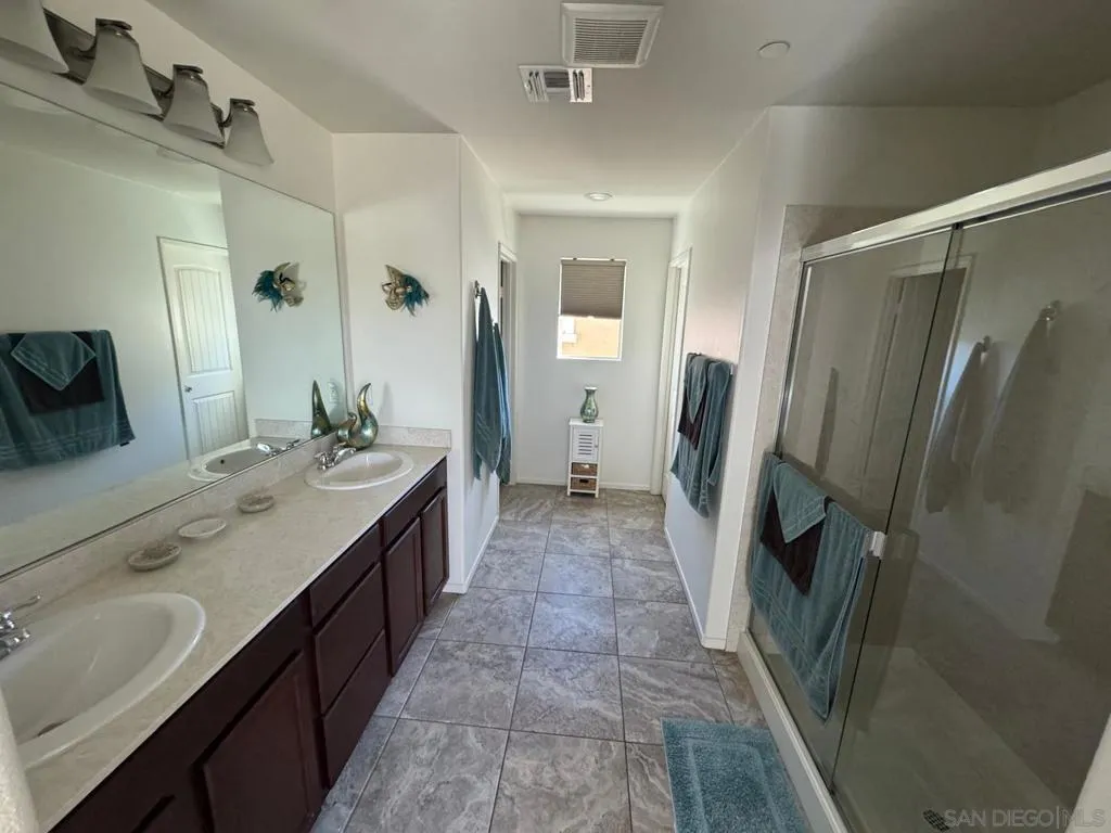 1173 Anza Ct, Perris, California 92571 home-pic-17