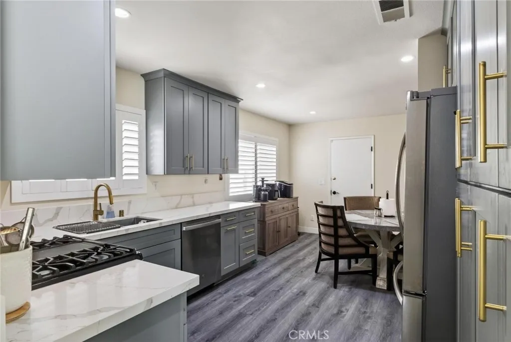910 E Meadbrook, Carson, California 90746 home-pic-11