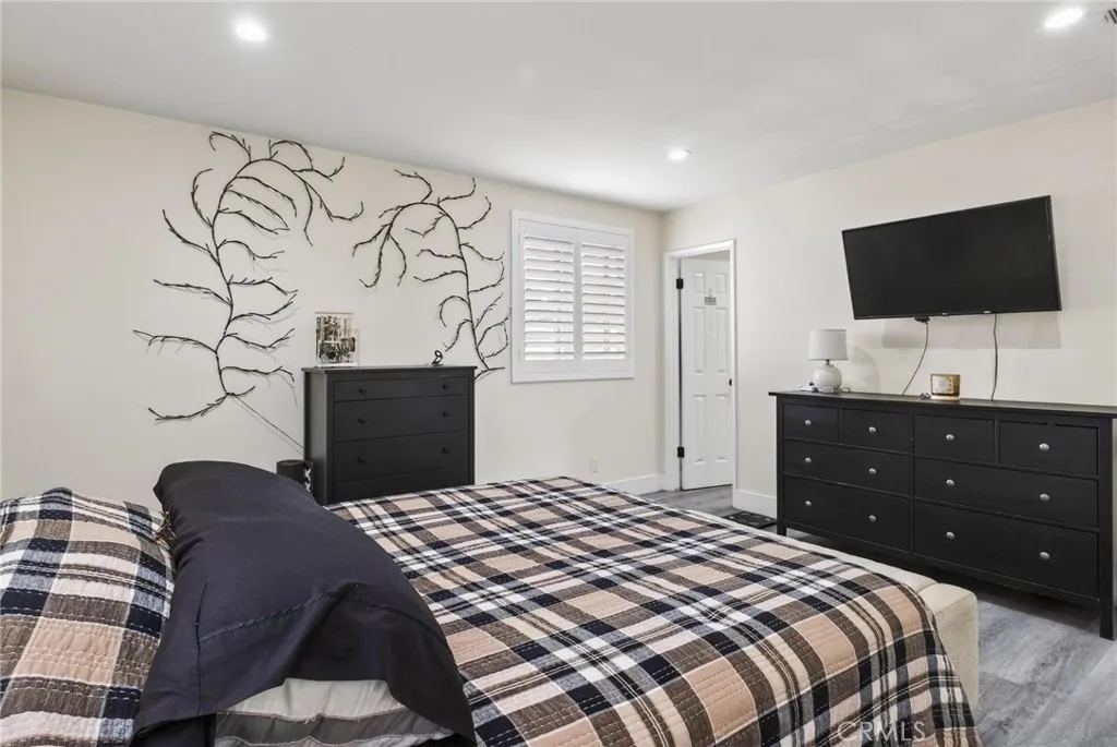 910 E Meadbrook, Carson, California 90746 home-pic-22