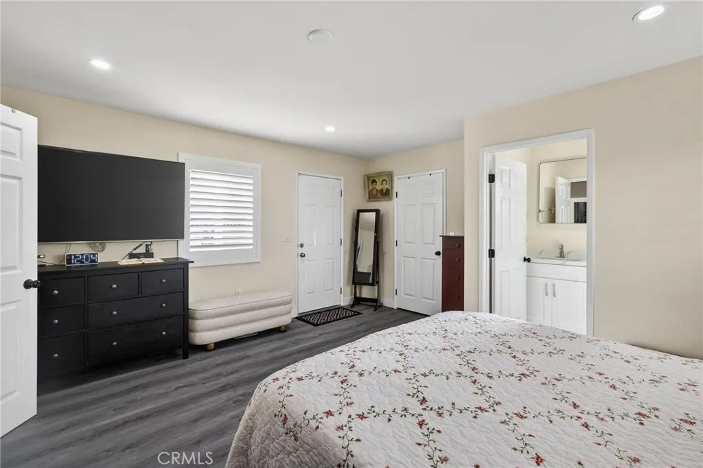 910 E Meadbrook, Carson, California 90746 home-pic-21