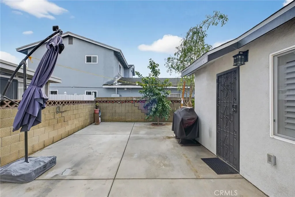 910 E Meadbrook, Carson, California 90746 home-pic-38