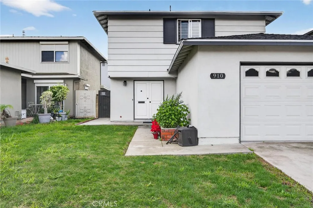 910 E Meadbrook, Carson, California 90746 home-pic-3