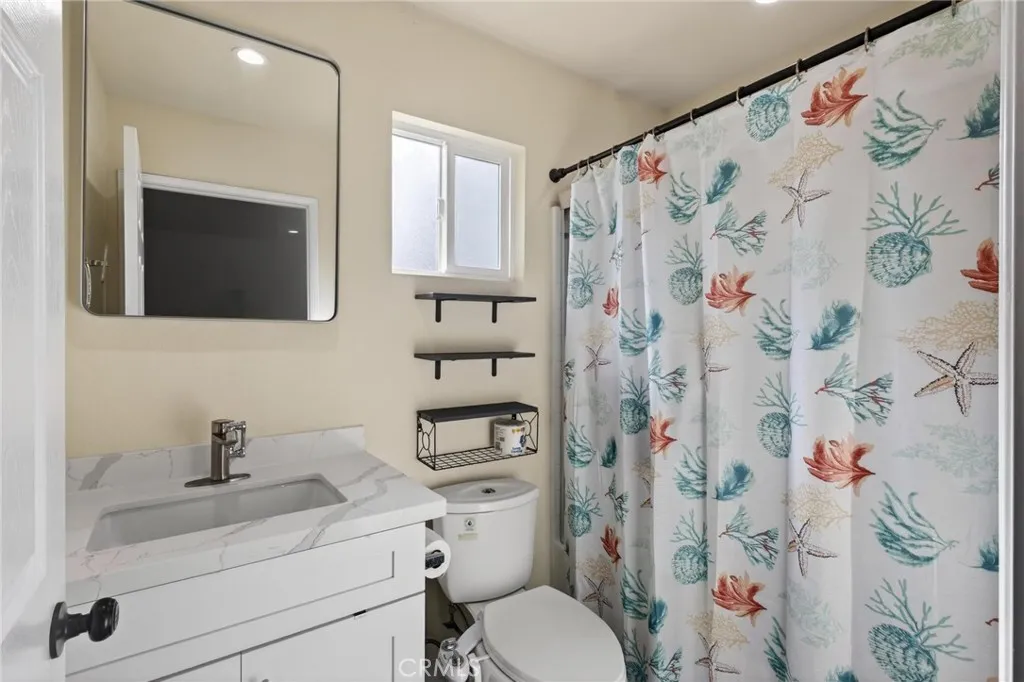 910 E Meadbrook, Carson, California 90746 home-pic-29