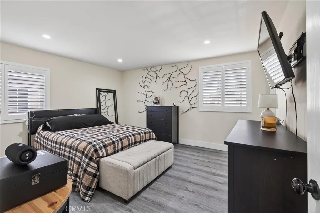910 E Meadbrook, Carson, California 90746 home-pic-23