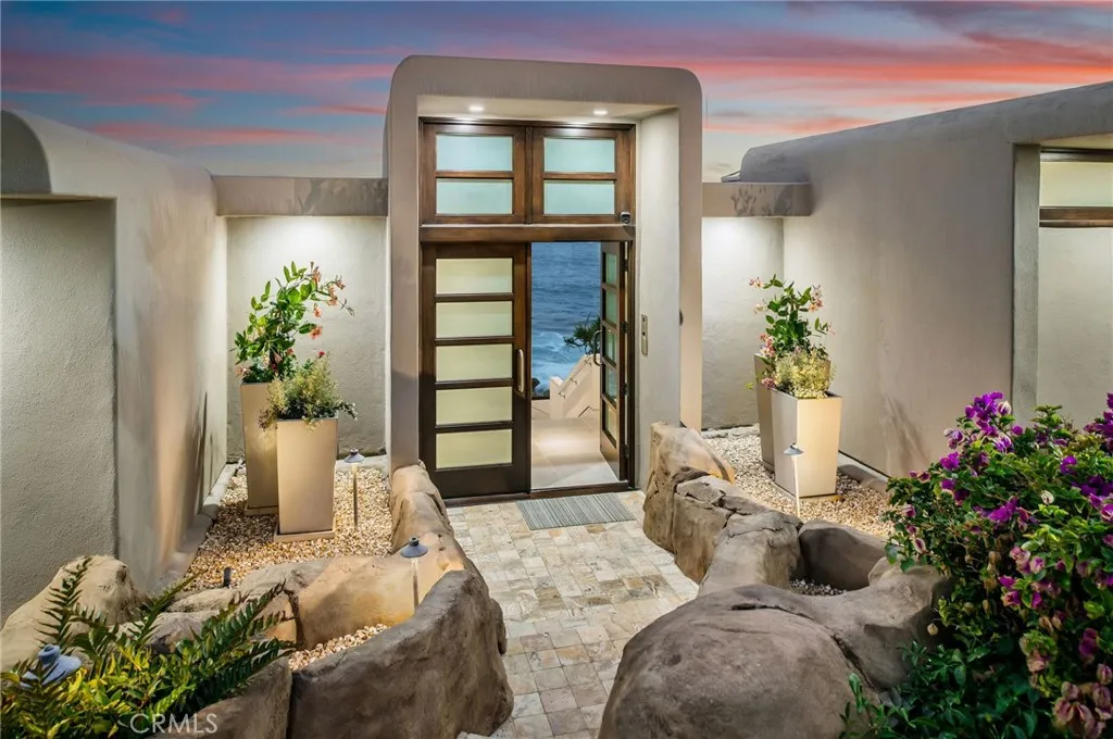 1715 Ocean Way, Laguna Beach, California 92651 home-pic-4