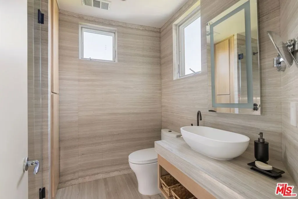 1573 Sunset Plaza Drive, Los Angeles, California 90069 home-pic-22
