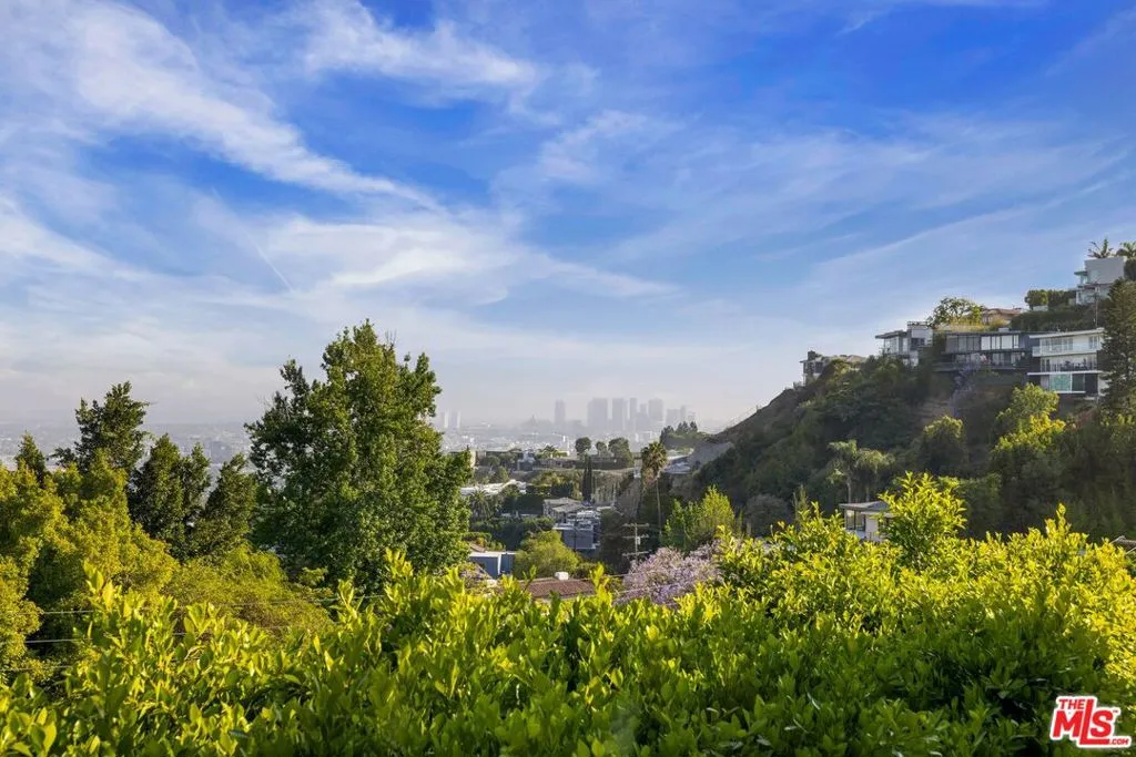 1573 Sunset Plaza Drive, Los Angeles, California 90069 home-pic-43