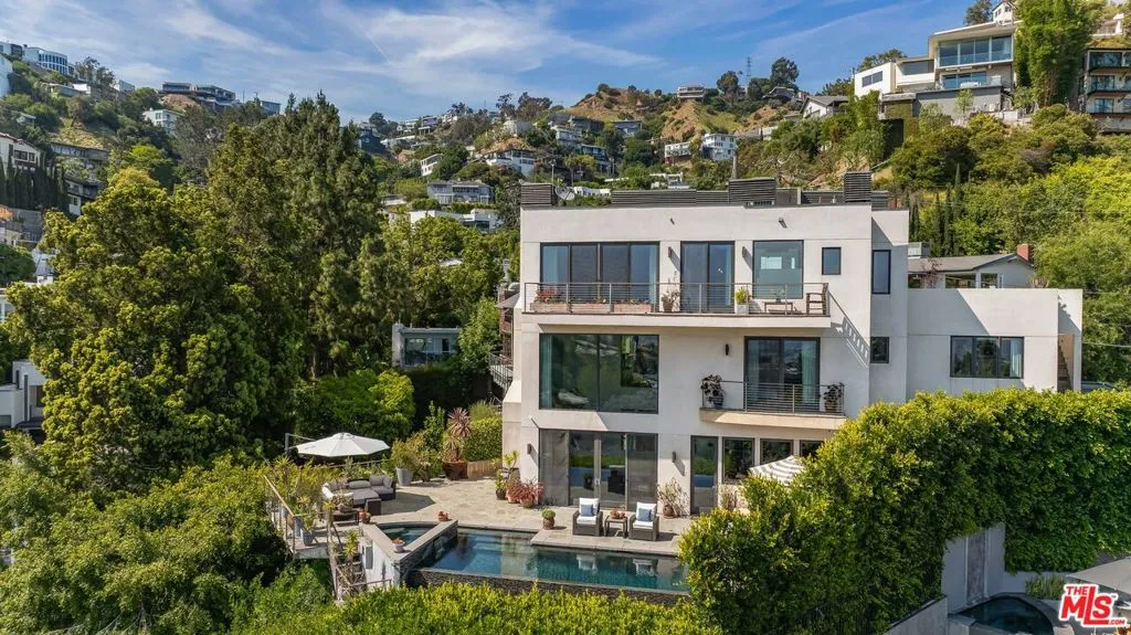 1573 Sunset Plaza Drive, Los Angeles, California 90069 home-pic-1