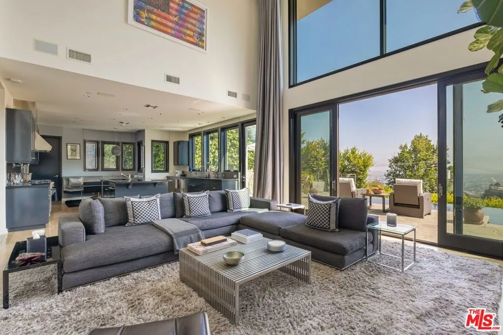1573 Sunset Plaza Drive, Los Angeles, California 90069 home-pic-5