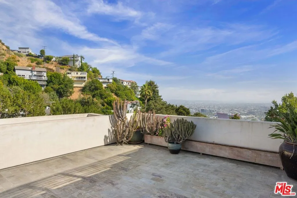 1573 Sunset Plaza Drive, Los Angeles, California 90069 home-pic-41