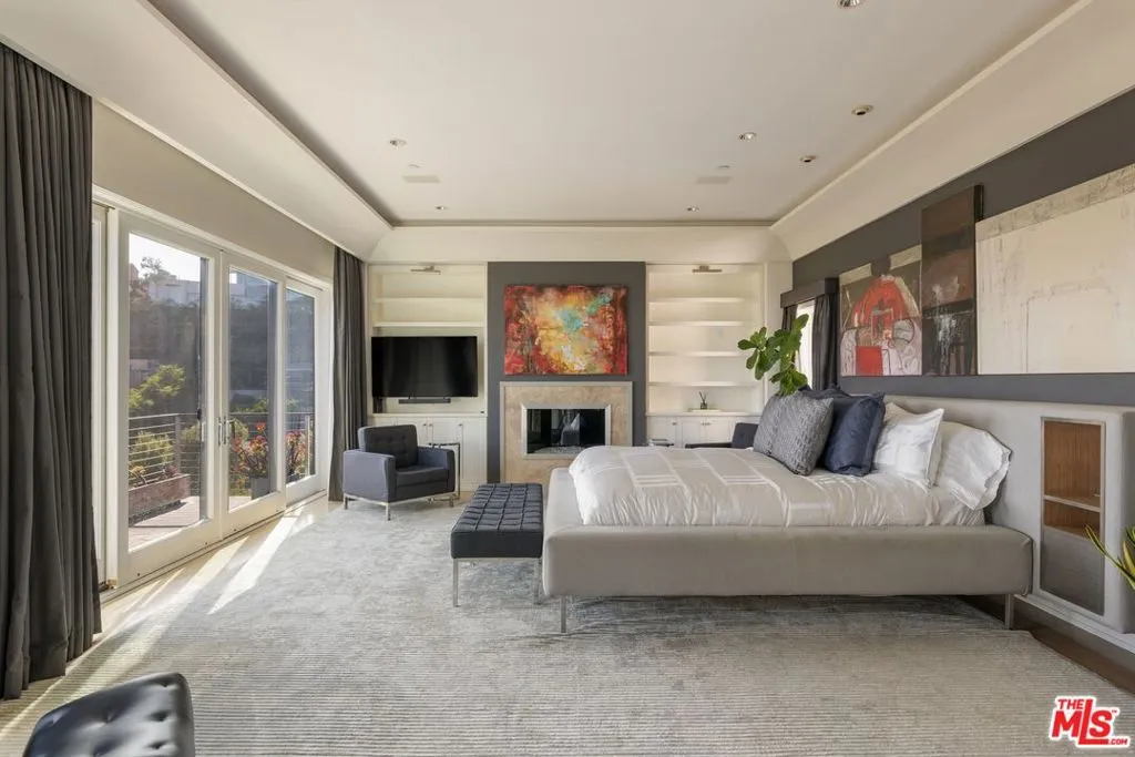 1573 Sunset Plaza Drive, Los Angeles, California 90069 home-pic-26