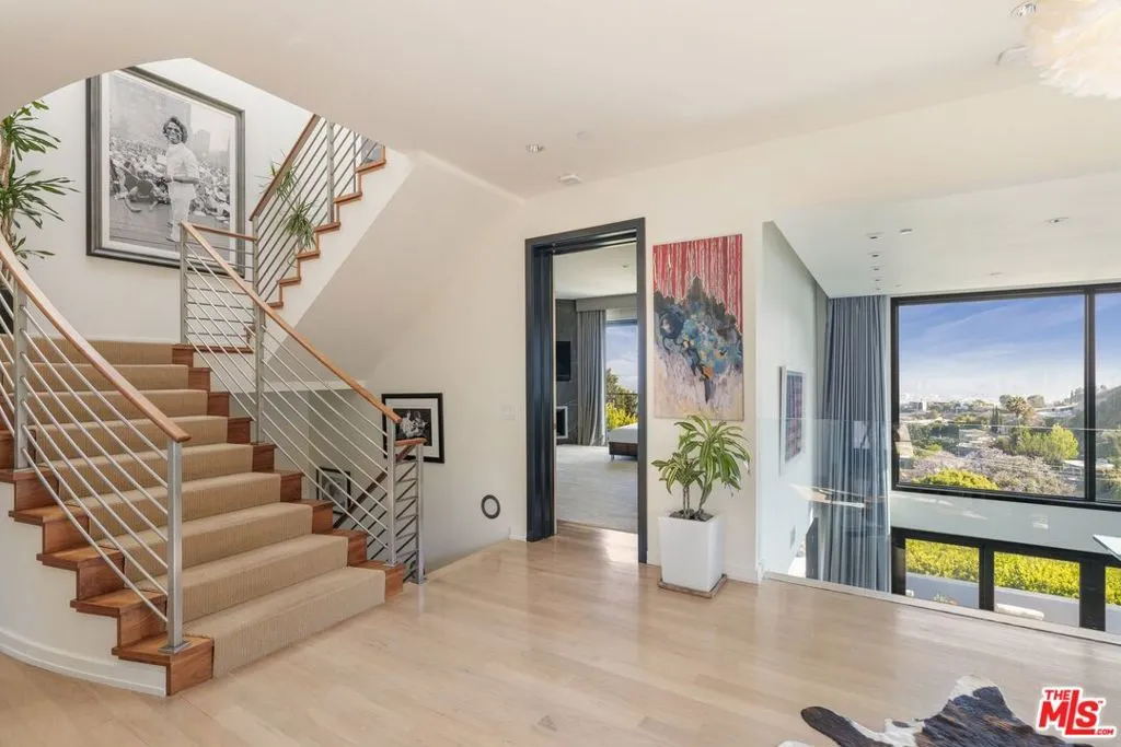 1573 Sunset Plaza Drive, Los Angeles, California 90069 home-pic-13