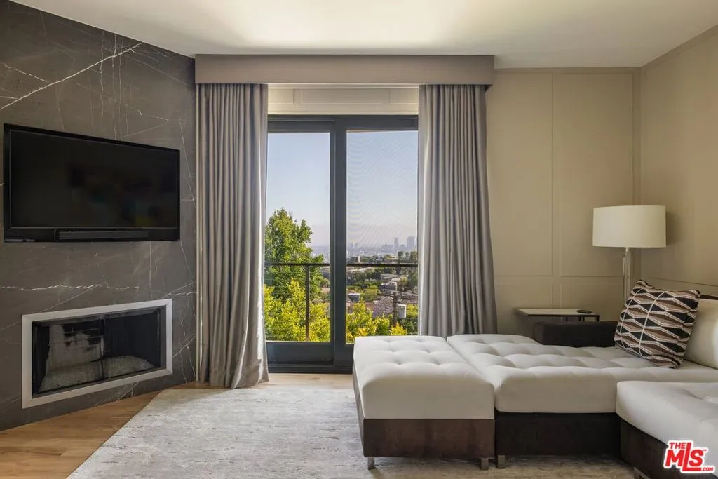 1573 Sunset Plaza Drive, Los Angeles, California 90069 home-pic-19