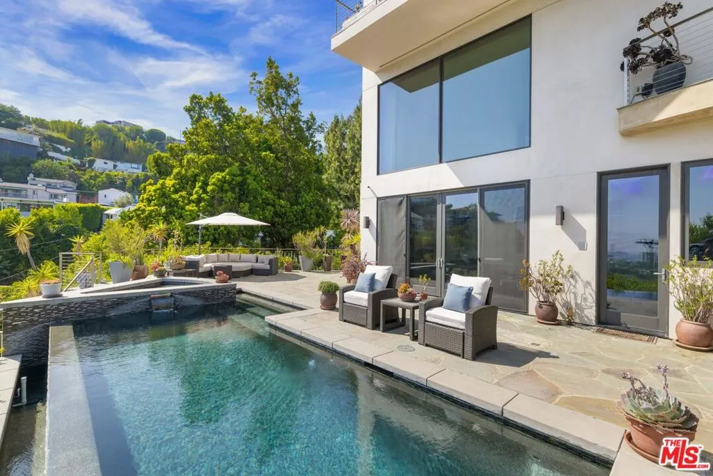 1573 Sunset Plaza Drive, Los Angeles, California 90069 home-pic-45