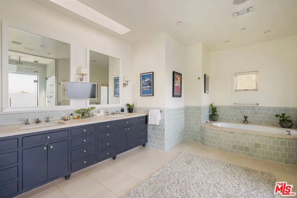 1573 Sunset Plaza Drive, Los Angeles, California 90069 home-pic-29
