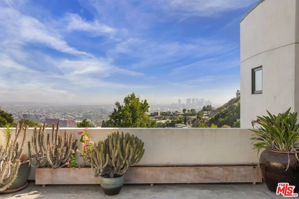 1573 Sunset Plaza Drive, Los Angeles, California 90069 home-pic-42