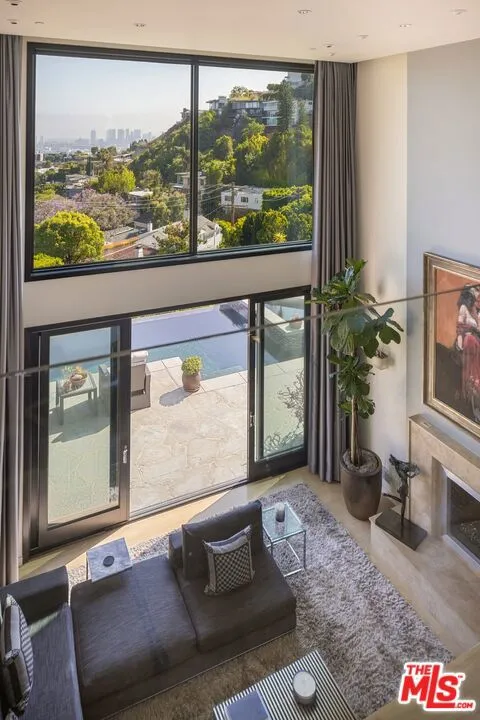 1573 Sunset Plaza Drive, Los Angeles, California 90069 home-pic-16
