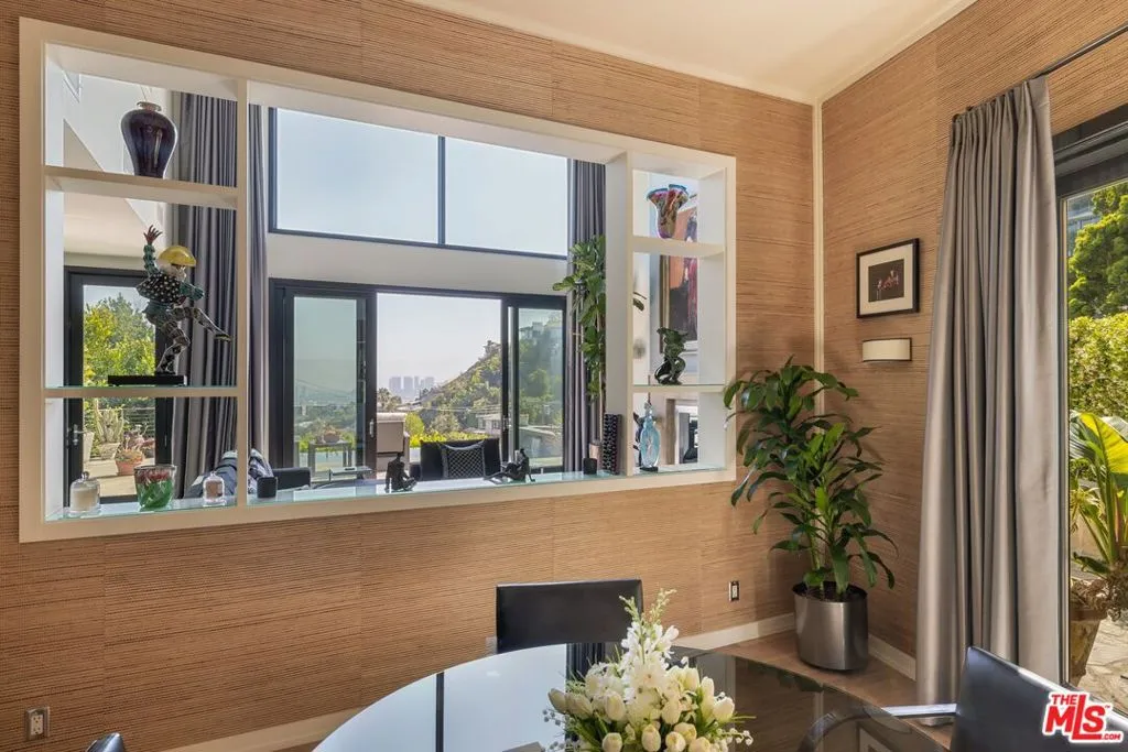 1573 Sunset Plaza Drive, Los Angeles, California 90069 home-pic-12