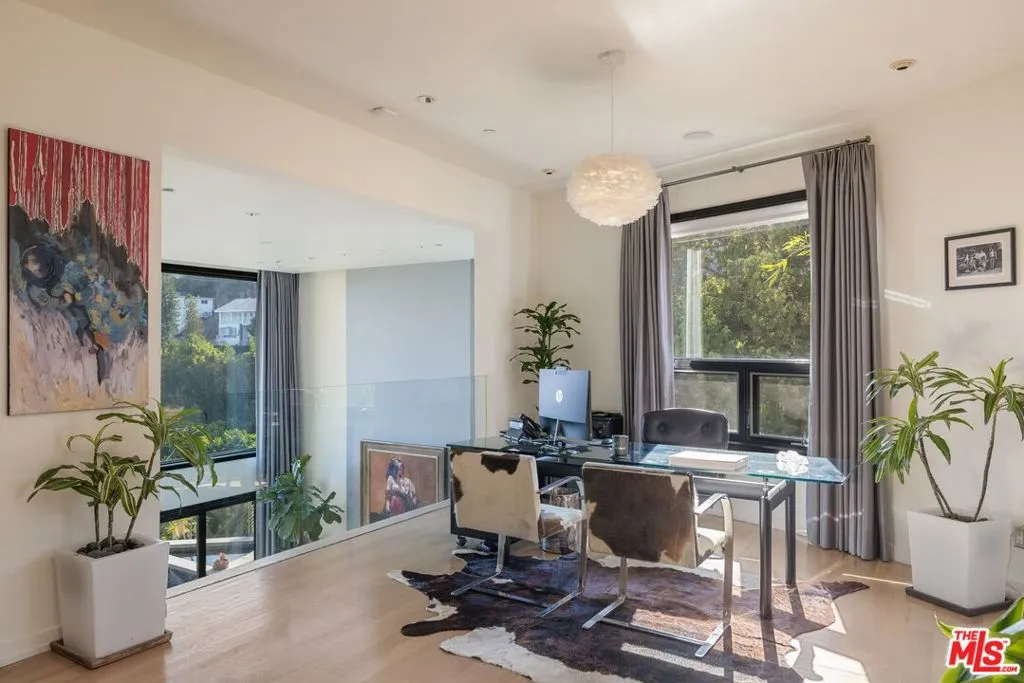 1573 Sunset Plaza Drive, Los Angeles, California 90069 home-pic-14