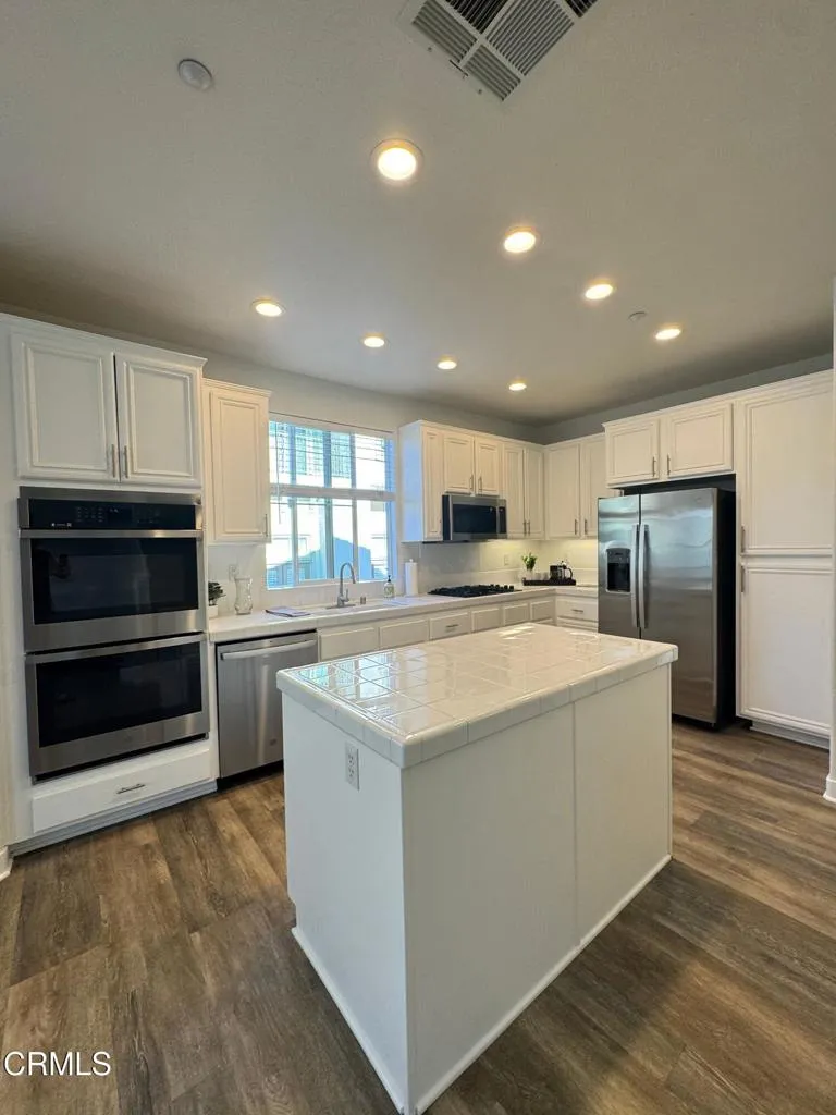 1232 Bayside Circle, Oxnard, California 93035 home-pic-13