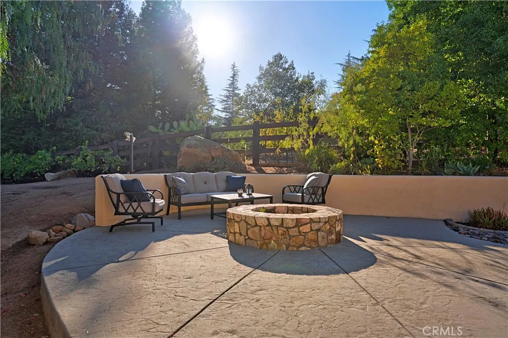 2nd Home - Fire Pit Area - Enjoy Sunsets Here!