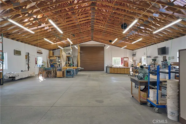 Large Workshop area - or perfect for the car enthusiast