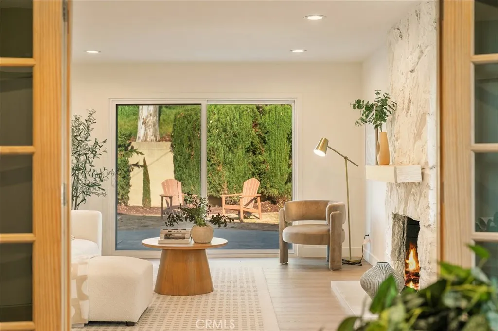 952 Cheyenne, Costa Mesa, California 92626 home-pic-11
