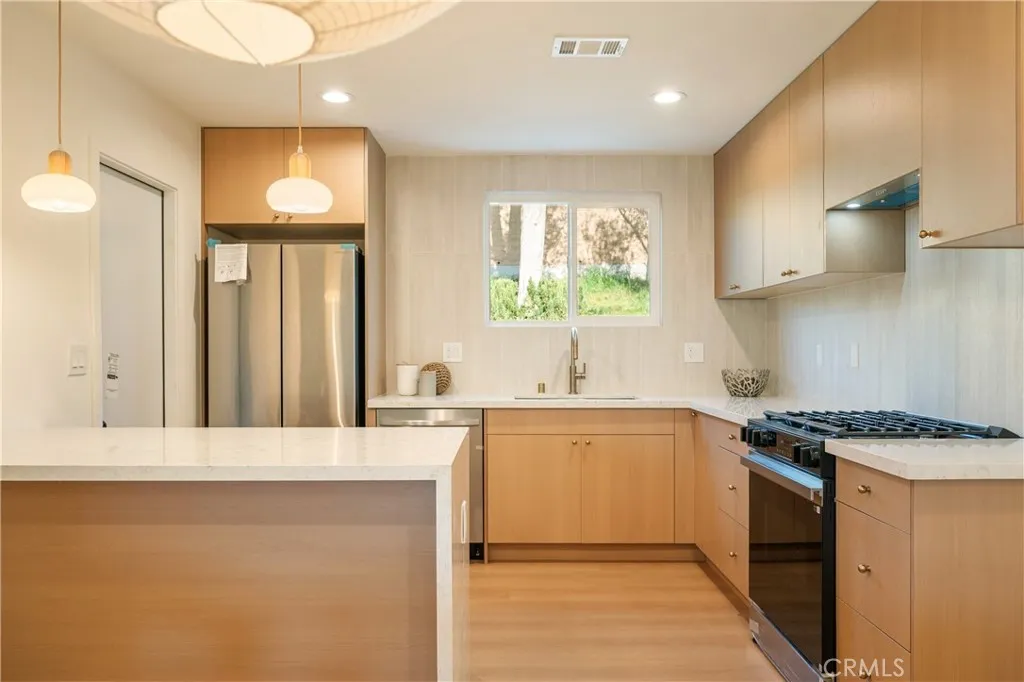 952 Cheyenne, Costa Mesa, California 92626 home-pic-9