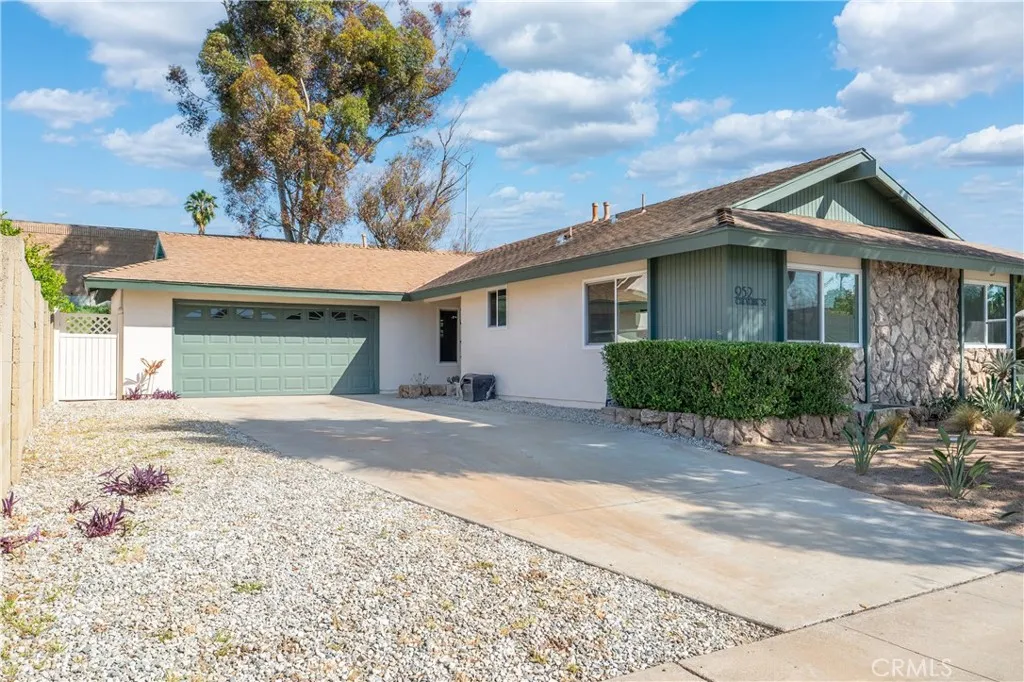 952 Cheyenne, Costa Mesa, California 92626 home-pic-2