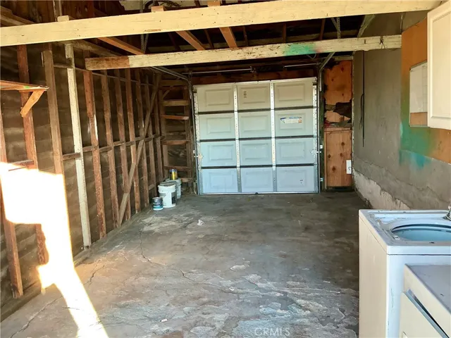 6996 Elm, 29 Palms, California 92277