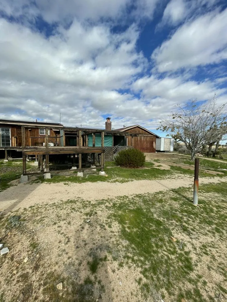 57625 Buena Vista Drive, Yucca Valley, California 92284 home-pic-24