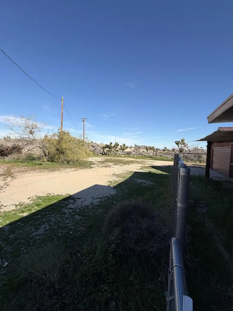 57625 Buena Vista Drive, Yucca Valley, California 92284 home-pic-62