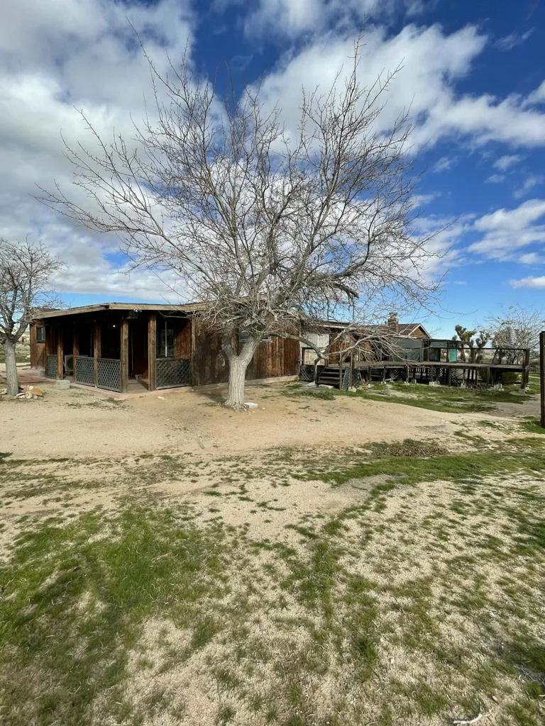 57625 Buena Vista Drive, Yucca Valley, California 92284 home-pic-22