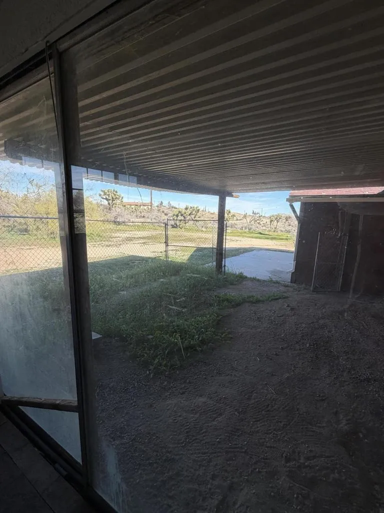 57625 Buena Vista Drive, Yucca Valley, California 92284 home-pic-68