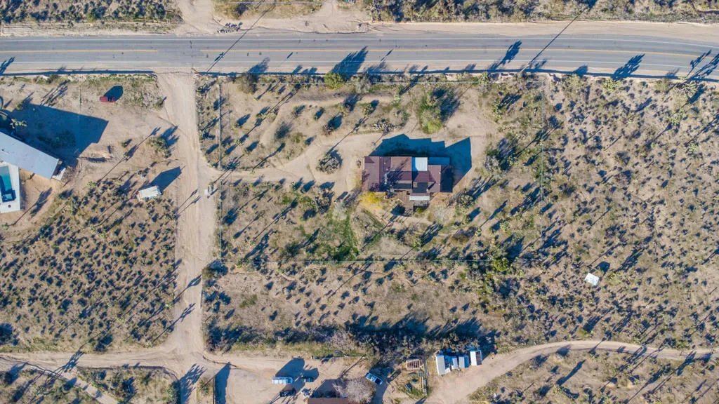 57625 Buena Vista Drive, Yucca Valley, California 92284 home-pic-2