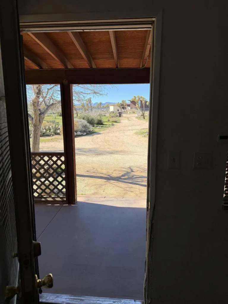 57625 Buena Vista Drive, Yucca Valley, California 92284 home-pic-75
