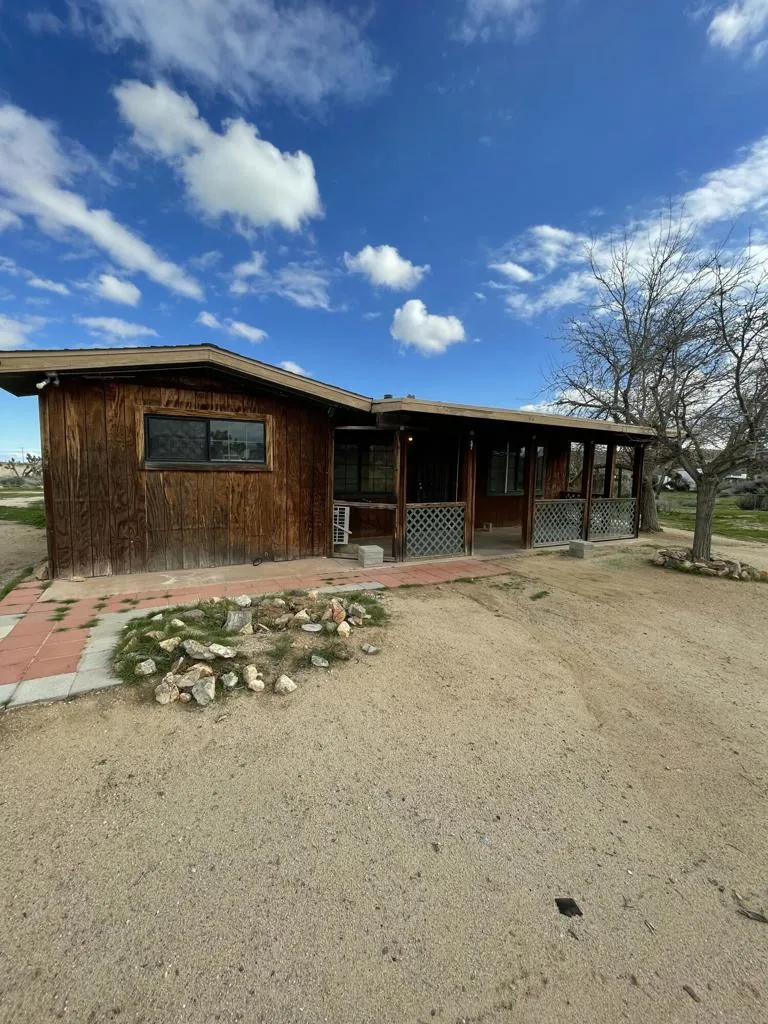 57625 Buena Vista Drive, Yucca Valley, California 92284 home-pic-32