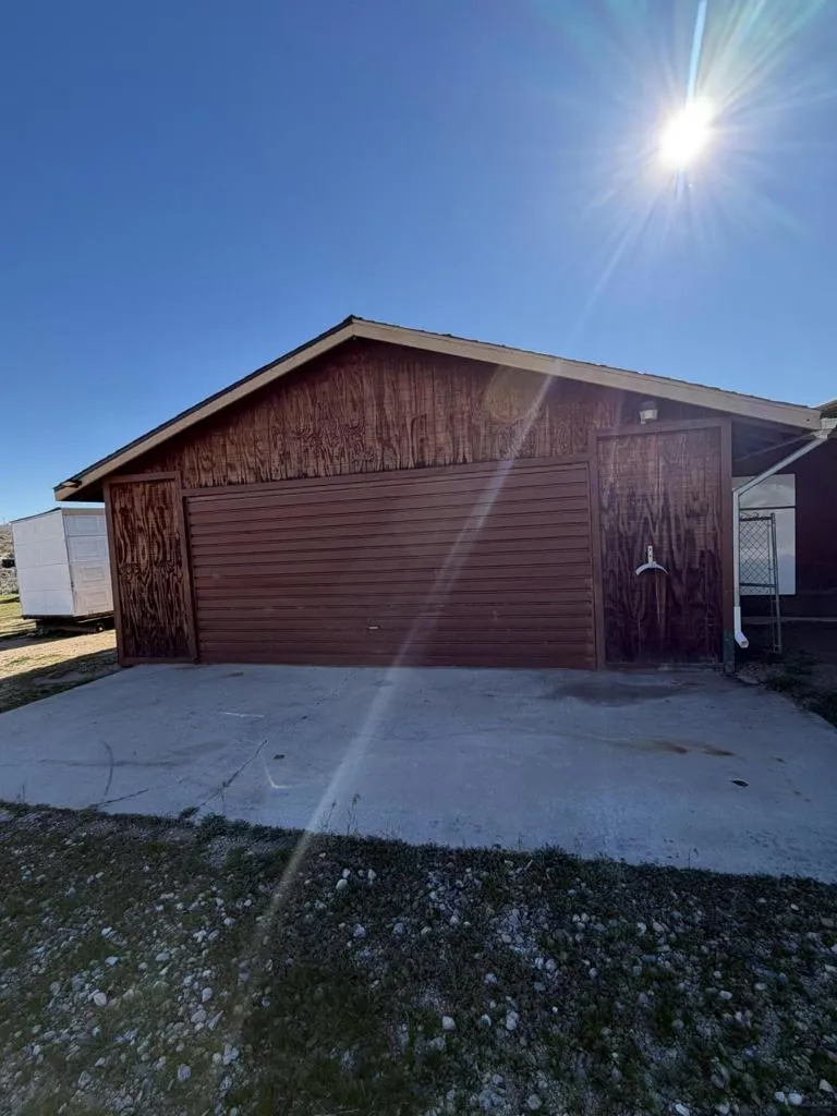 57625 Buena Vista Drive, Yucca Valley, California 92284 home-pic-60
