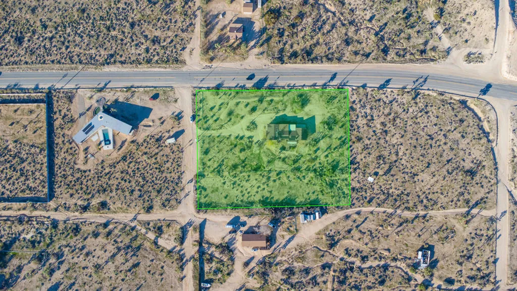 57625 Buena Vista Drive, Yucca Valley, California 92284 home-pic-10