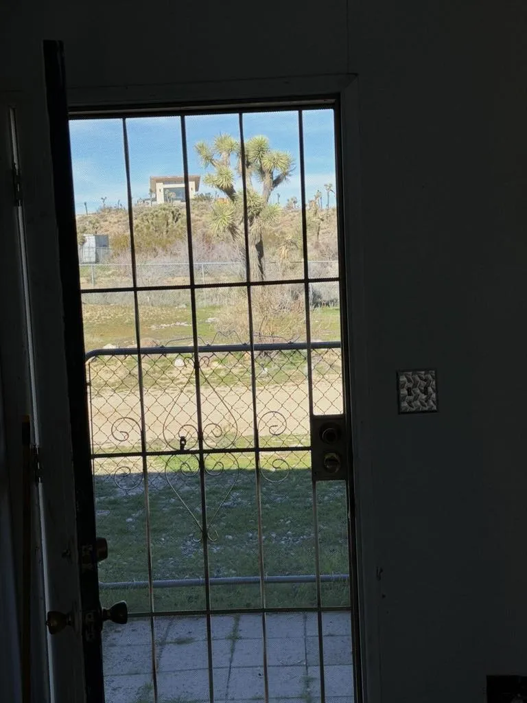 57625 Buena Vista Drive, Yucca Valley, California 92284 home-pic-69