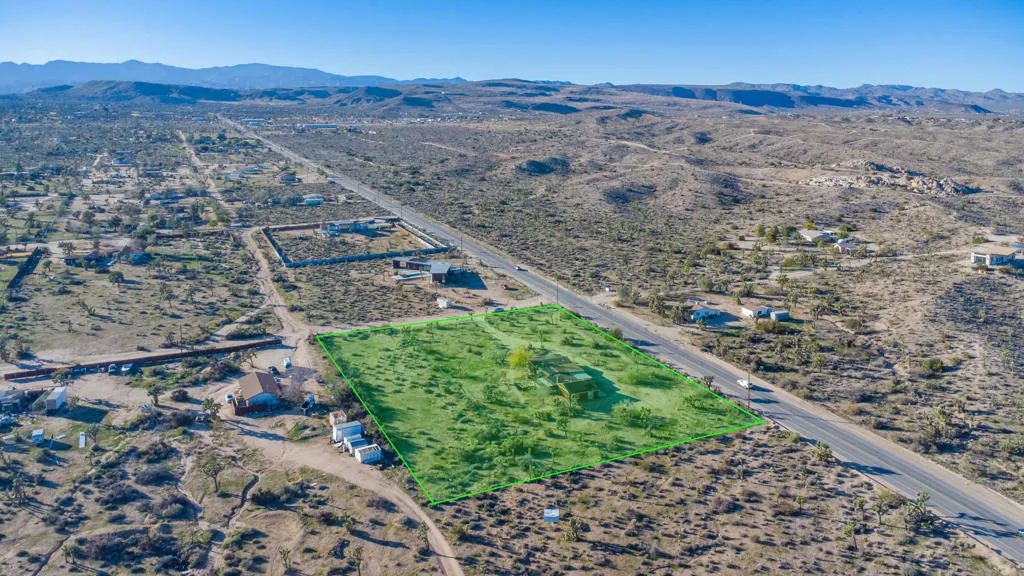 57625 Buena Vista Drive, Yucca Valley, California 92284 home-pic-9