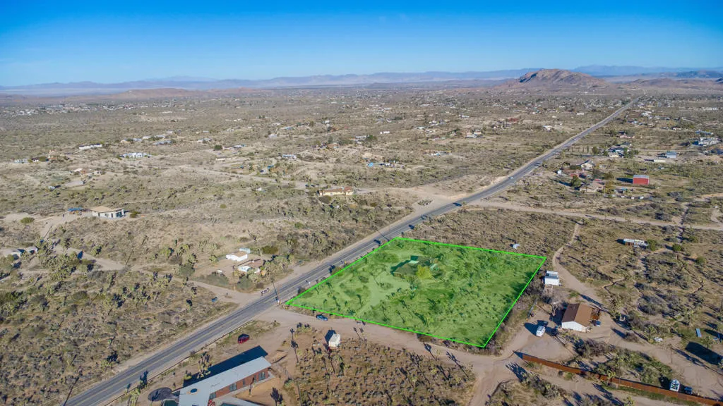 57625 Buena Vista Drive, Yucca Valley, California 92284 home-pic-8