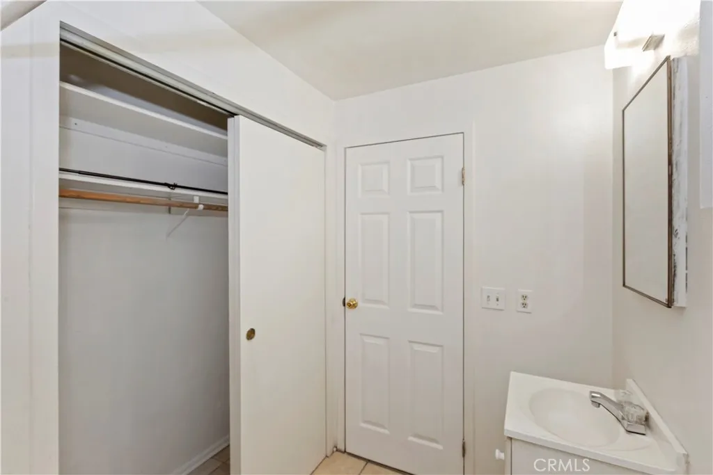 7486 Earhart Avenue, Hesperia, California 92345 home-pic-32