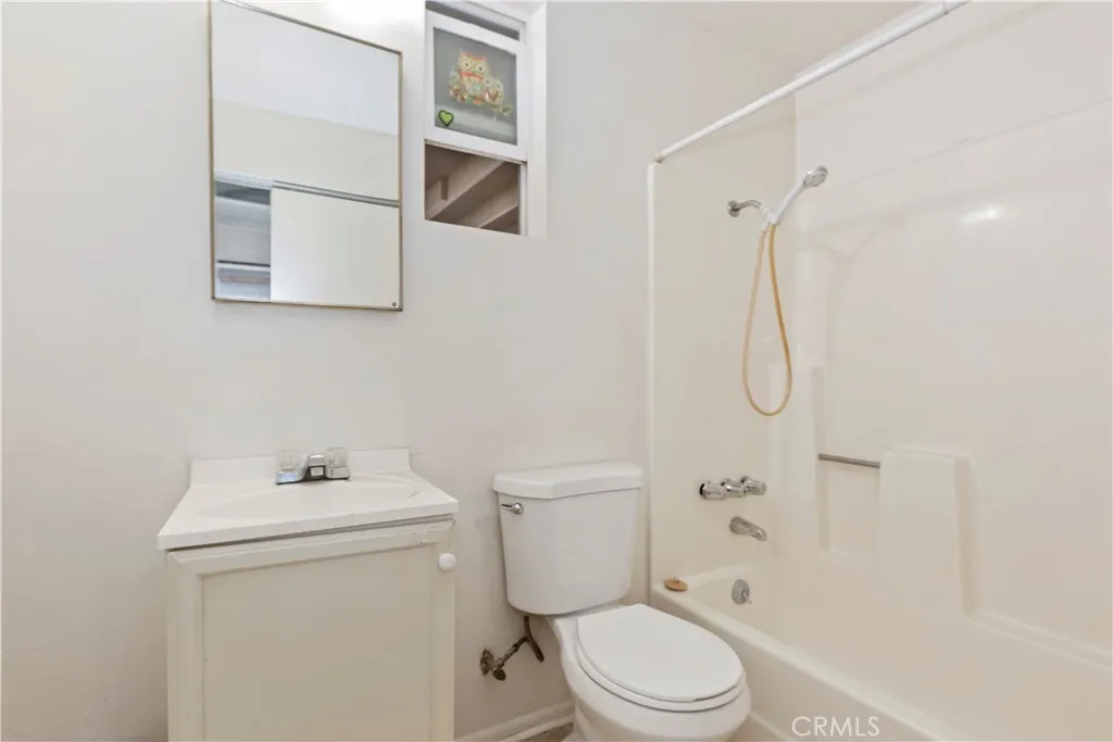 7486 Earhart Avenue, Hesperia, California 92345 home-pic-31