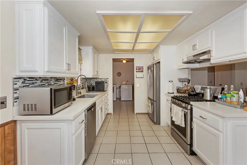 7486 Earhart Avenue, Hesperia, California 92345 home-pic-18